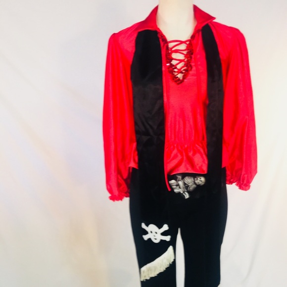 Kids or woman’s Pirate Costume - Picture 2 of 4